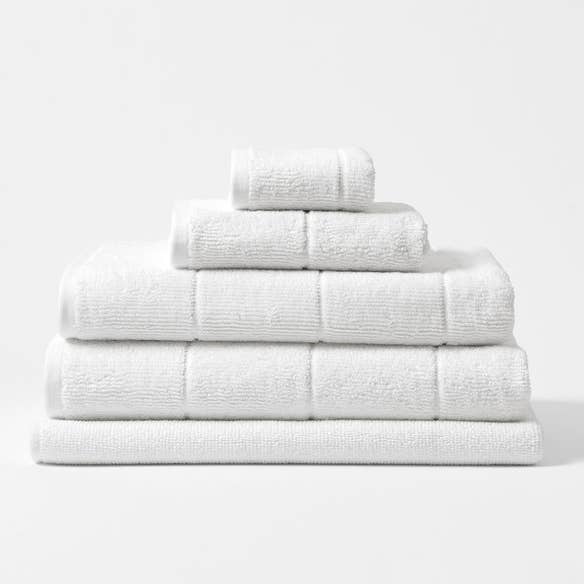 https://s3-ap-southeast-2.amazonaws.com/fusionfactory.commerceconnect.bbnt.production/pim_media/000/113/893/CH-Tasman-Towels-White-214526-R.jpg?1617838625