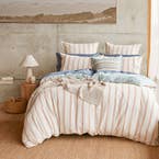 https://s3-ap-southeast-2.amazonaws.com/fusionfactory.commerceconnect.bbnt.production/pim_media/000/160/607/CH_Bedlinen_Lifestyle_2024_Salsbury_QQC_RV_SI.jpg?1708403578