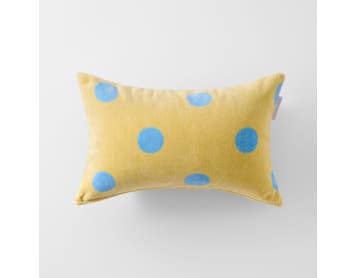 https://s3-ap-southeast-2.amazonaws.com/fusionfactory.commerceconnect.bbnt.production/pim_media/000/221/676/CH_S26-27_Kat-Beach-Pillow_Butter-Blue_27288801_SI.jpg?1788763993
