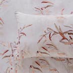 https://s3-ap-southeast-2.amazonaws.com/fusionfactory.commerceconnect.bbnt.production/pim_media/000/178/601/CH_W25_Bedlinen_BOP_Turpin_Detail-2_SI.jpg?1732666627
