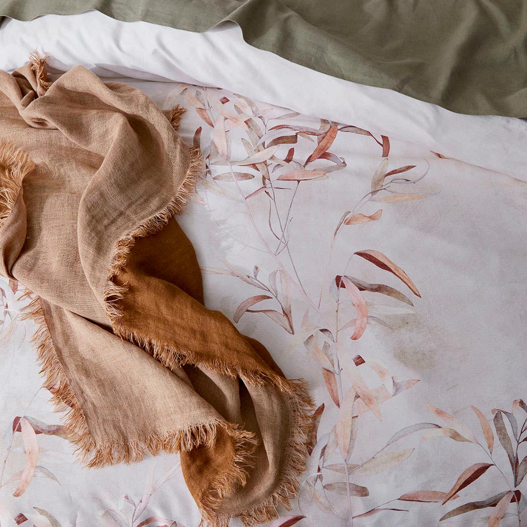 https://s3-ap-southeast-2.amazonaws.com/fusionfactory.commerceconnect.bbnt.production/pim_media/000/178/603/CH_W25_Bedlinen_BOP_Turpin_Marketing_Detail-1_SI.jpg?1732666628