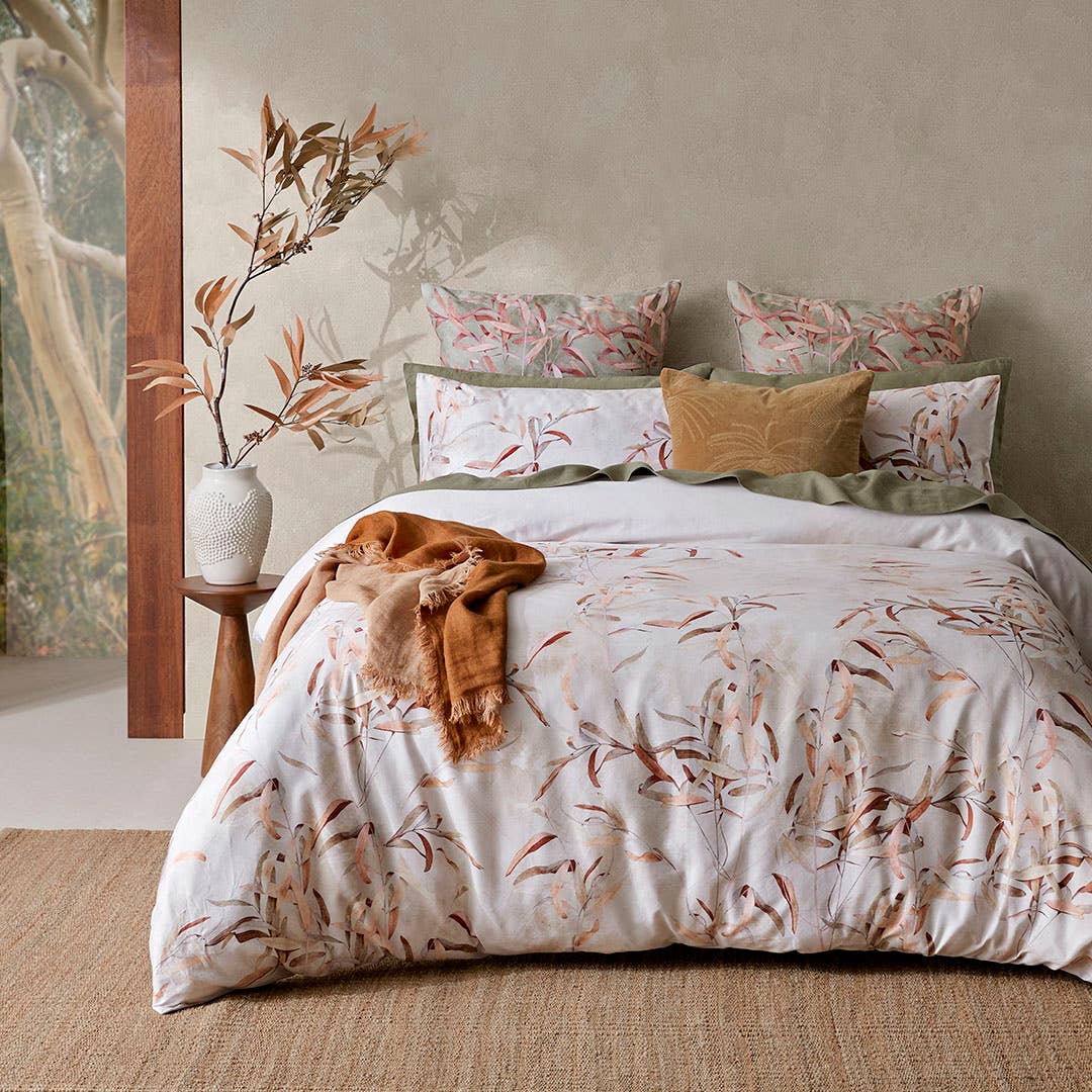 https://s3-ap-southeast-2.amazonaws.com/fusionfactory.commerceconnect.bbnt.production/pim_media/000/178/605/CH_W25_Bedlinen_BOP_Turpin_QQC_SI.jpg?1732666654