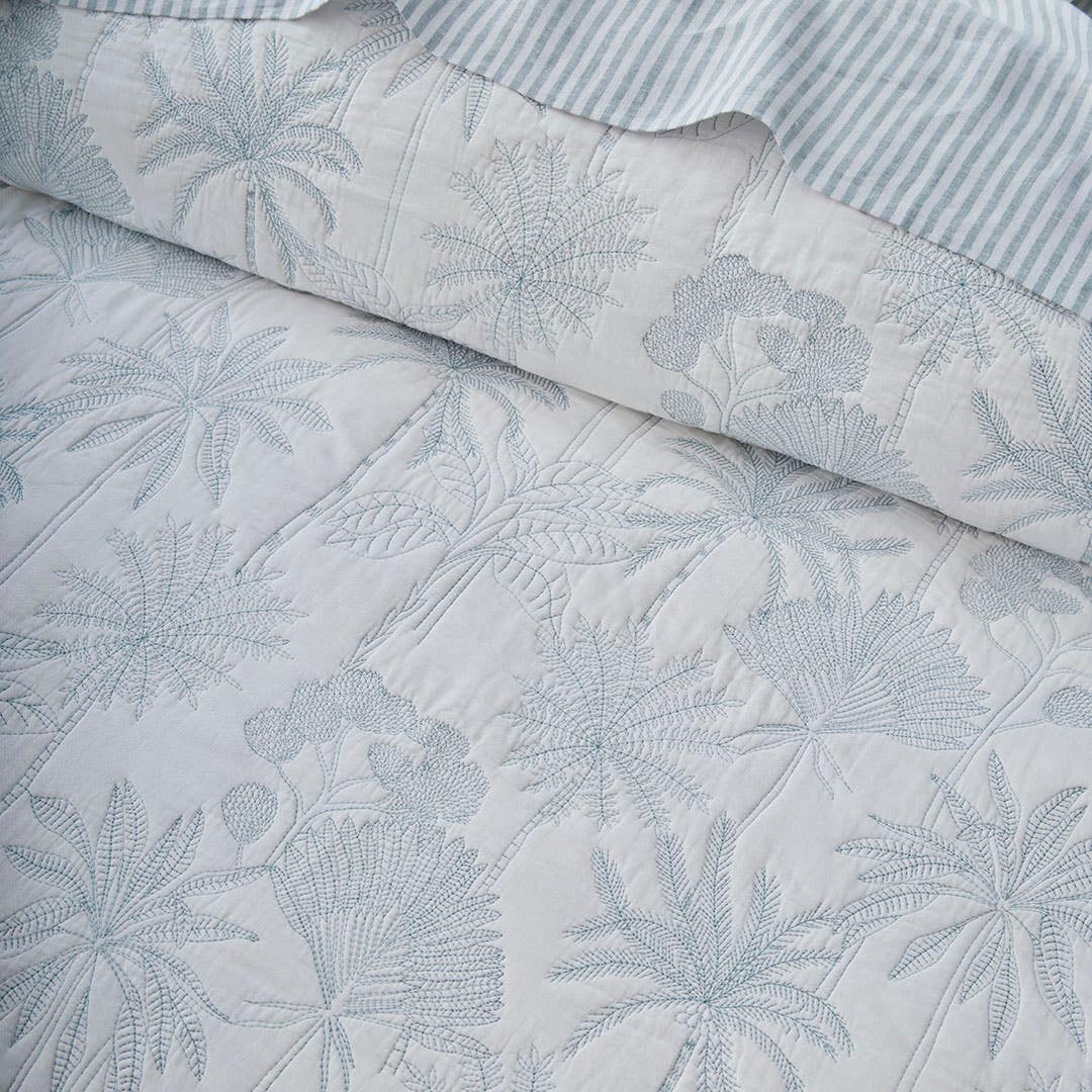 https://s3-ap-southeast-2.amazonaws.com/fusionfactory.commerceconnect.bbnt.production/pim_media/000/207/078/CH_W26_Bedlinen_BOP_Livia_QQC_Detail-1_SI.jpg?1768257820