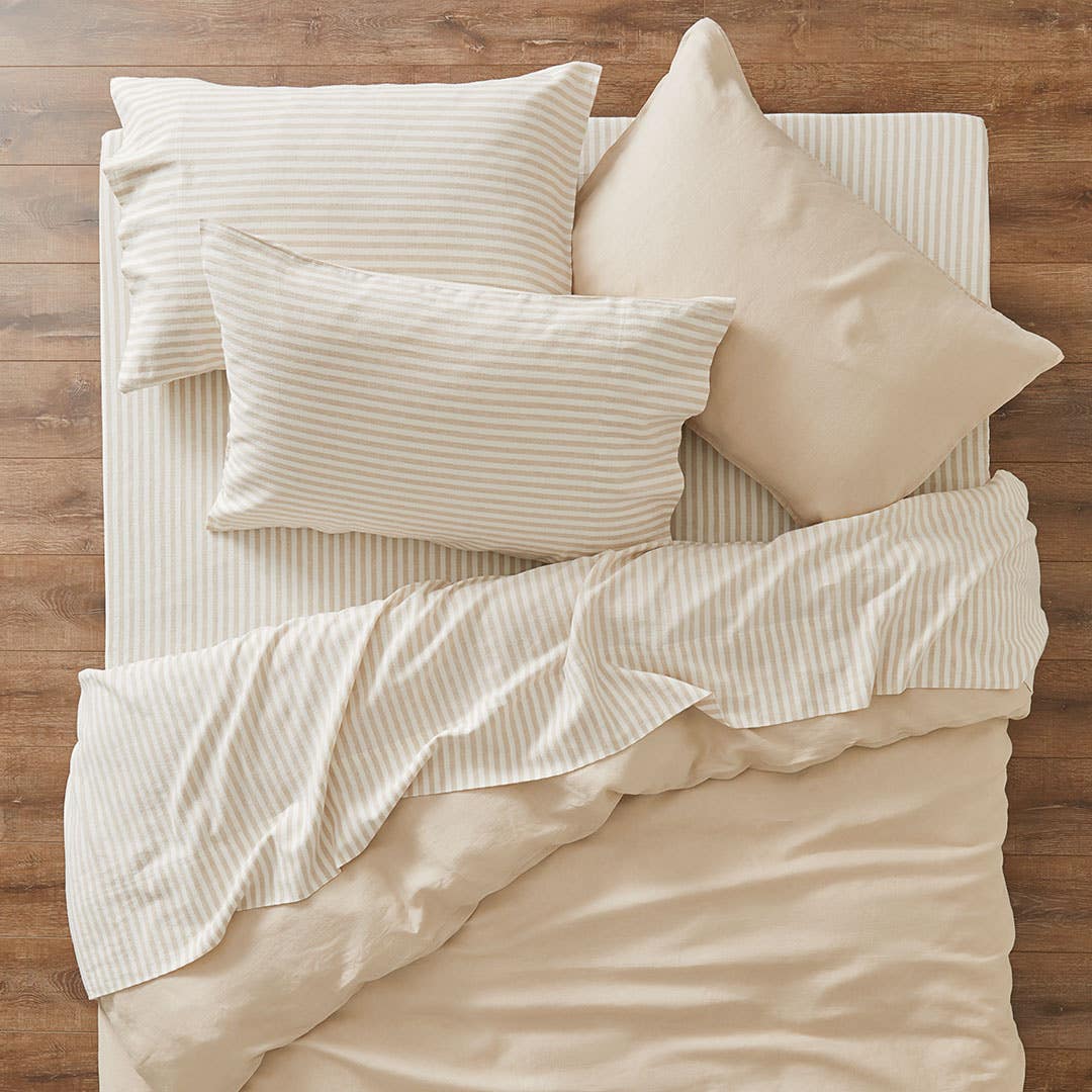 https://s3-ap-southeast-2.amazonaws.com/fusionfactory.commerceconnect.bbnt.production/pim_media/000/157/284/Cotton_House_W24_Sheet-Sets_Andie_SS_SI.jpg?1702596519