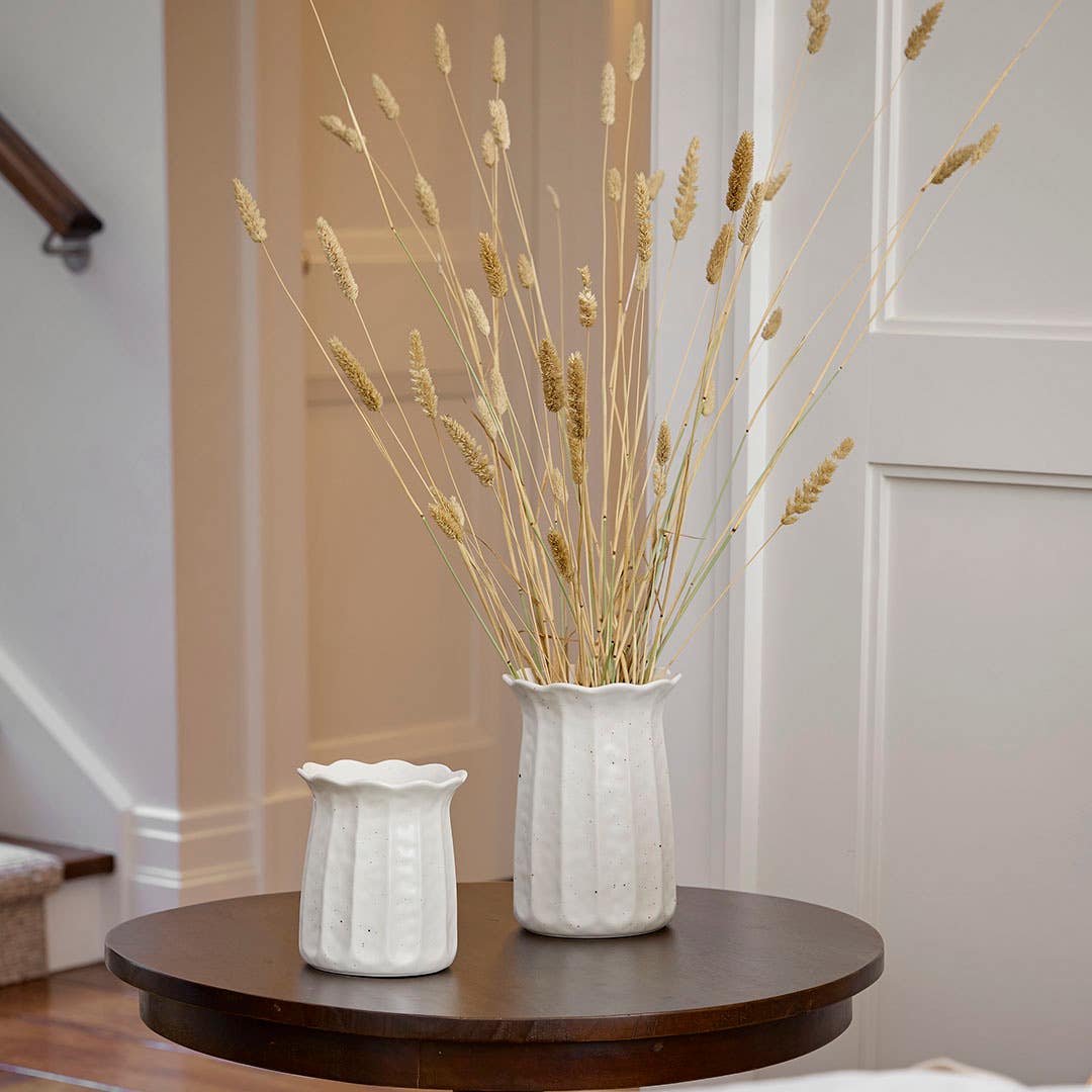 https://s3-ap-southeast-2.amazonaws.com/fusionfactory.commerceconnect.bbnt.production/pim_media/000/210/505/Curtis_Ceramic_Vase_Sml-Lrg_SI.jpg?1772509580