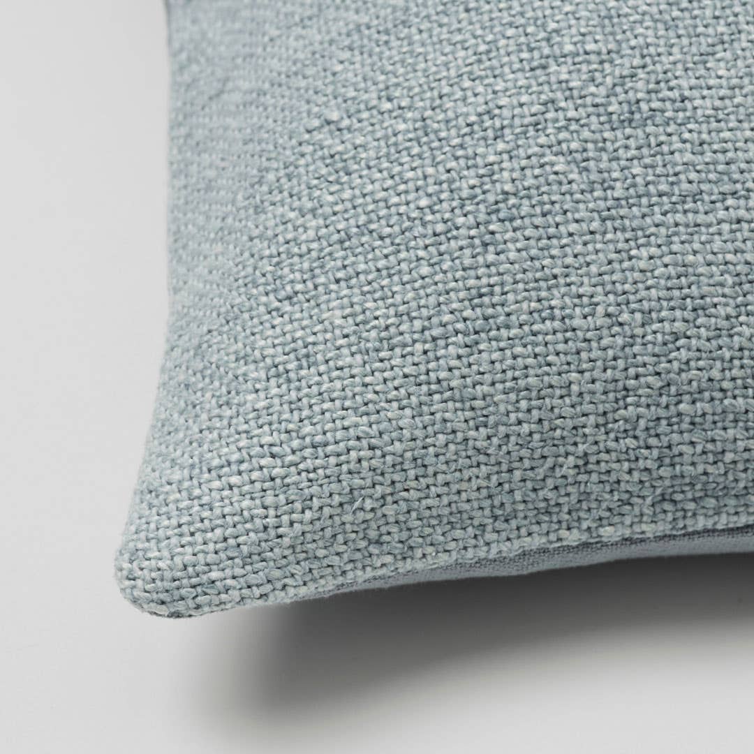 https://s3-ap-southeast-2.amazonaws.com/fusionfactory.commerceconnect.bbnt.production/pim_media/000/055/998/M_F-Flinders-Cushion-Smoke-Blue-50x50cm-20941207-Detail.jpg?1586845449