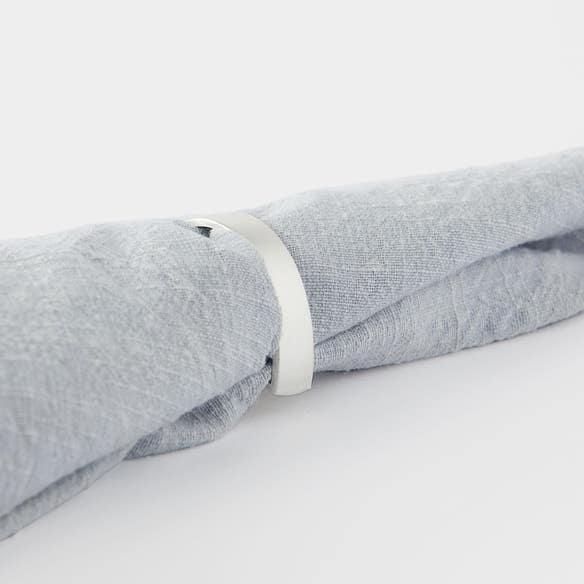 https://s3-ap-southeast-2.amazonaws.com/fusionfactory.commerceconnect.bbnt.production/pim_media/000/168/936/M_F_Arched-Napkin-Ring_S4_Silver_25843802_V2.jpg?1725259788