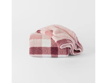 https://s3-ap-southeast-2.amazonaws.com/fusionfactory.commerceconnect.bbnt.production/pim_media/000/191/967/M_F_W25_LS_Decorator_Cushions_Throws_Super_Soft_Plush_Pink_Hero_SI.jpg?1743055472