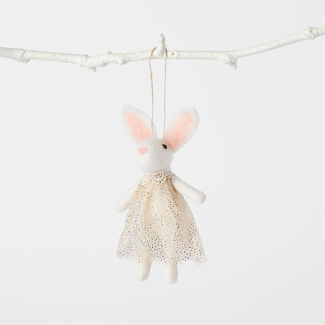 https://s3-ap-southeast-2.amazonaws.com/fusionfactory.commerceconnect.bbnt.production/pim_media/000/204/602/M_F_Easter26_T1-Bunny-w-Sparkle-Dress-Dec_White_26624101_SI.jpg?1763948137