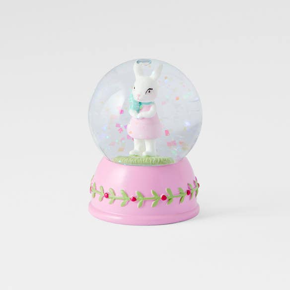 https://s3-ap-southeast-2.amazonaws.com/fusionfactory.commerceconnect.bbnt.production/pim_media/000/204/489/M_F_Easter26_T1_Mini_Girl_in_Garden_Snowdome_26602201_SI.jpg?1763701597
