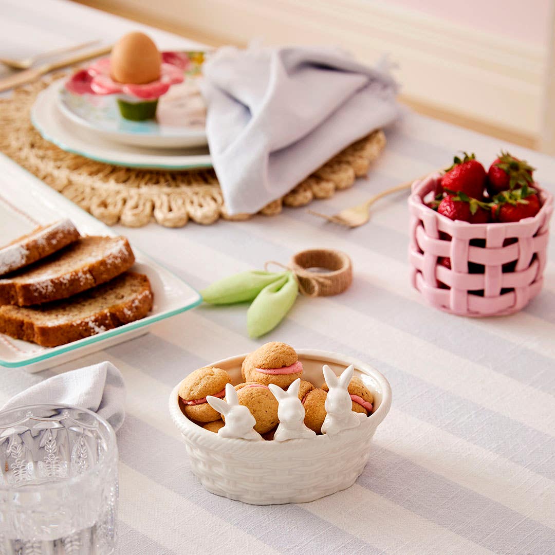 https://s3-ap-southeast-2.amazonaws.com/fusionfactory.commerceconnect.bbnt.production/pim_media/000/186/059/M_F_Easter_E25_LS_Studio_Bunny-Bliss_Dining_Set_Pink-Ceramic-Egg-Basket-3-Bunnies_LS_SI.jpg?1735795507