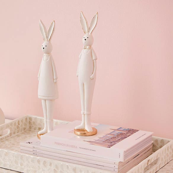 https://s3-ap-southeast-2.amazonaws.com/fusionfactory.commerceconnect.bbnt.production/pim_media/000/186/123/M_F_Easter_E25_LS_Studio_Bunny-Bliss_Standing-Decs_Set_Pink-Bunny-Dress-Overalls_LS_SI.jpg?1735877119