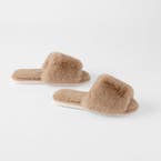 https://s3-ap-southeast-2.amazonaws.com/fusionfactory.commerceconnect.bbnt.production/pim_media/000/188/975/M_F_Open-Toe-Fur-Slide-Sml-Med_Coffee_26090201_V2_SI.jpg?1738883502