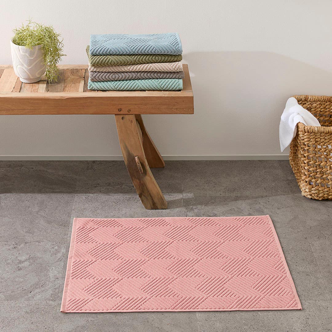 https://s3-ap-southeast-2.amazonaws.com/fusionfactory.commerceconnect.bbnt.production/pim_media/000/174/202/M_F_S24-25_Summer_LS_Studio_Bathmats-Kinsley_BM-Ash_Rose.jpg?1729818066