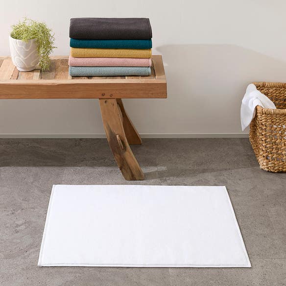 https://s3-ap-southeast-2.amazonaws.com/fusionfactory.commerceconnect.bbnt.production/pim_media/000/174/208/M_F_S24-25_Summer_LS_Studio_Bathmats-Tasman_BM-White.jpg?1729818536