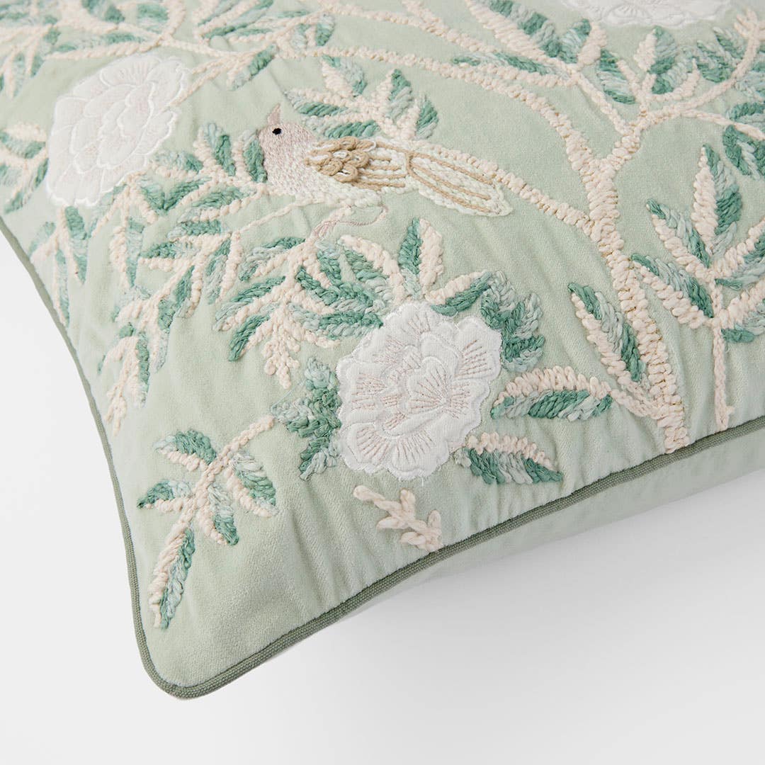 https://s3-ap-southeast-2.amazonaws.com/fusionfactory.commerceconnect.bbnt.production/pim_media/000/202/304/M_F_S25-26_Aki-Cushion_Mint_26579601_Detail_SI.jpg?1759649289