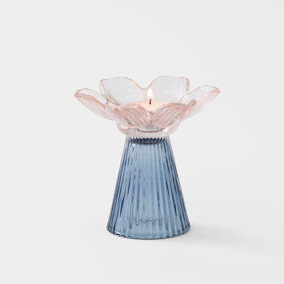 https://s3-ap-southeast-2.amazonaws.com/fusionfactory.commerceconnect.bbnt.production/pim_media/000/199/641/M_F_S25-26_Flower-Glass-Candle-Holder_Pink-Blue_26648501_V2_SI.jpg?1755233547