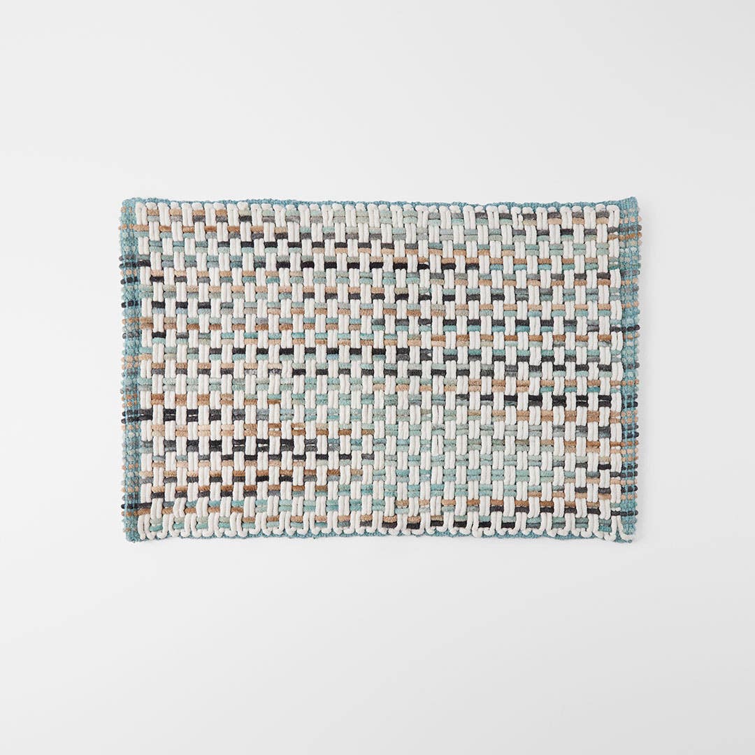 https://s3-ap-southeast-2.amazonaws.com/fusionfactory.commerceconnect.bbnt.production/pim_media/000/202/697/M_F_S25-26_Oli-Woven-Bathmat_Blue_26516801_SI.jpg?1759885360
