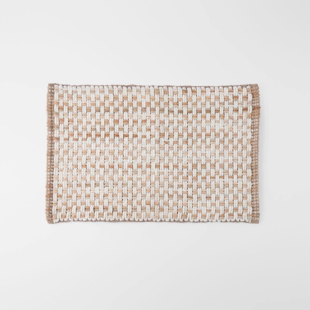 https://s3-ap-southeast-2.amazonaws.com/fusionfactory.commerceconnect.bbnt.production/pim_media/000/202/695/M_F_S25-26_Oli-Woven-Bathmat_Natural_26516803_SI.jpg?1759885180