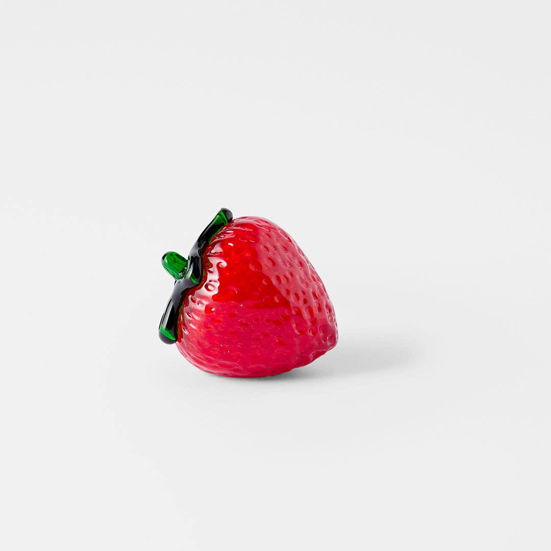 https://s3-ap-southeast-2.amazonaws.com/fusionfactory.commerceconnect.bbnt.production/pim_media/000/213/089/M_F_S25-26_Strawberry-Glass-Ornament_Red_26628801_SI.jpg?1778220087