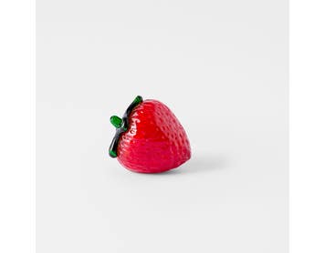 https://s3-ap-southeast-2.amazonaws.com/fusionfactory.commerceconnect.bbnt.production/pim_media/000/213/089/M_F_S25-26_Strawberry-Glass-Ornament_Red_26628801_SI.jpg?1778220087