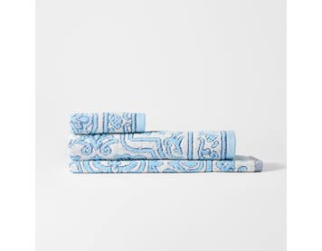 https://s3-ap-southeast-2.amazonaws.com/fusionfactory.commerceconnect.bbnt.production/pim_media/000/221/424/M_F_S26-27_Adeline-Towel_Blue-Ivory_Range_27324701_R_SI.jpg?1788740464