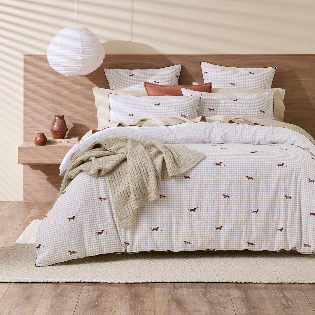 https://s3-ap-southeast-2.amazonaws.com/fusionfactory.commerceconnect.bbnt.production/pim_media/000/213/173/M_F_S26-27_Bedlinen_BOP_Bowie_Dogs_QCS_SI.jpg?1778566473