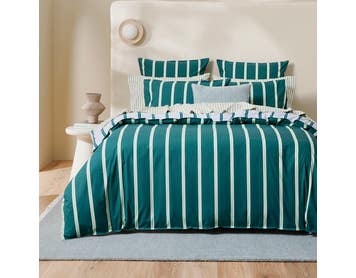 https://s3-ap-southeast-2.amazonaws.com/fusionfactory.commerceconnect.bbnt.production/pim_media/000/215/968/M_F_S26-27_Bedlinen_BOP_Jeremiah_Stripe_Teal_QQC_SI.jpg?1782699752