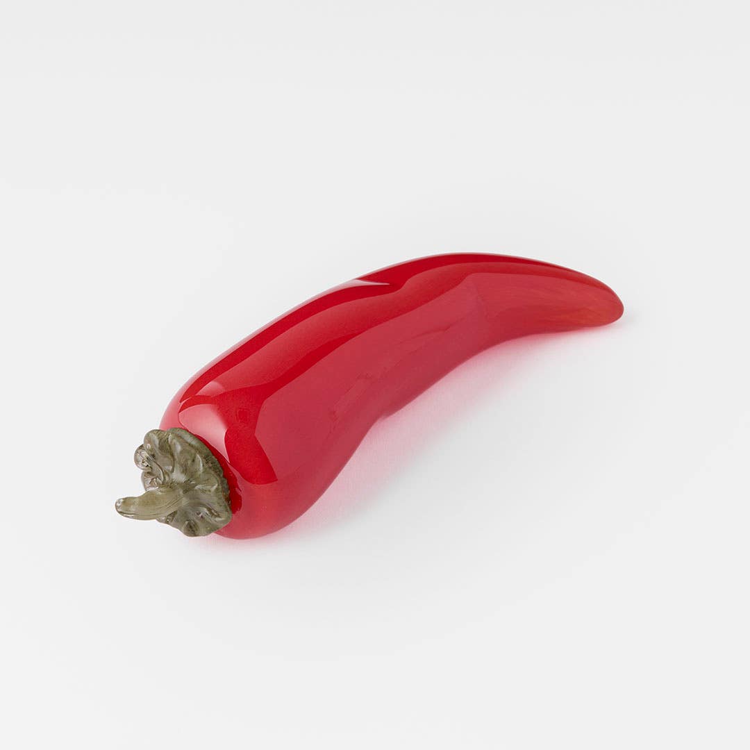https://s3-ap-southeast-2.amazonaws.com/fusionfactory.commerceconnect.bbnt.production/pim_media/000/221/540/M_F_S26-27_Chilli-Glass-Ornament_Red_27331401_SI.jpg?1788745109