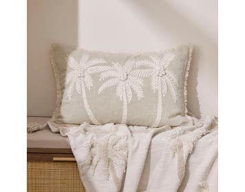 https://s3-ap-southeast-2.amazonaws.com/fusionfactory.commerceconnect.bbnt.production/pim_media/000/222/913/M_F_S26-27_Cushion_LS_Bimbini_Natural_Cushion_SI.jpg?1790058015