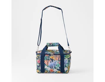 https://s3-ap-southeast-2.amazonaws.com/fusionfactory.commerceconnect.bbnt.production/pim_media/000/218/847/M_F_S26-27_Elara-Lunch-Picnic-Bag_Navy-Blue-Multi_27192601_SI.jpg?1786429585