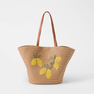 https://s3-ap-southeast-2.amazonaws.com/fusionfactory.commerceconnect.bbnt.production/pim_media/000/218/976/M_F_S26-27_Lemon-Embroidered-Tote-Bag_Yellow-Natural_27192301_SI.jpg?1786503424
