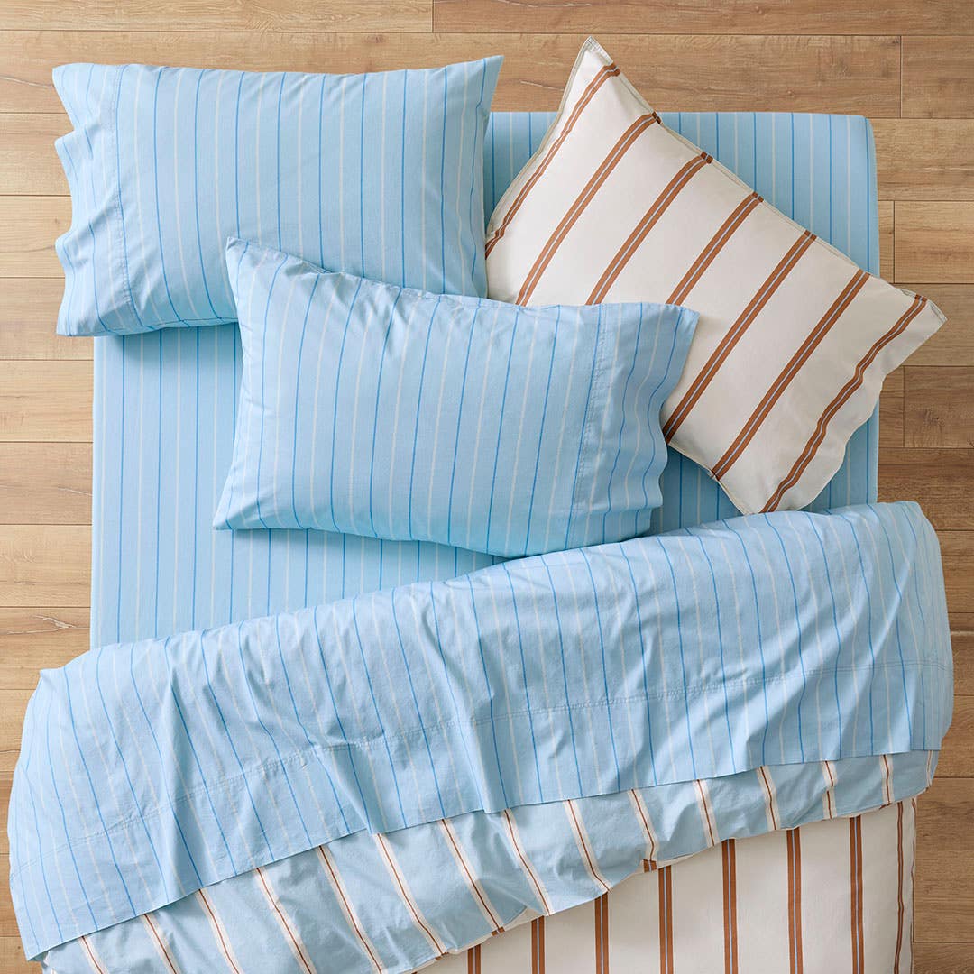 https://s3-ap-southeast-2.amazonaws.com/fusionfactory.commerceconnect.bbnt.production/pim_media/000/216/571/M_F_S26-27_Sheet_Sets-Glenn_Stripe_SS-Blue_SI.jpg?1783477156