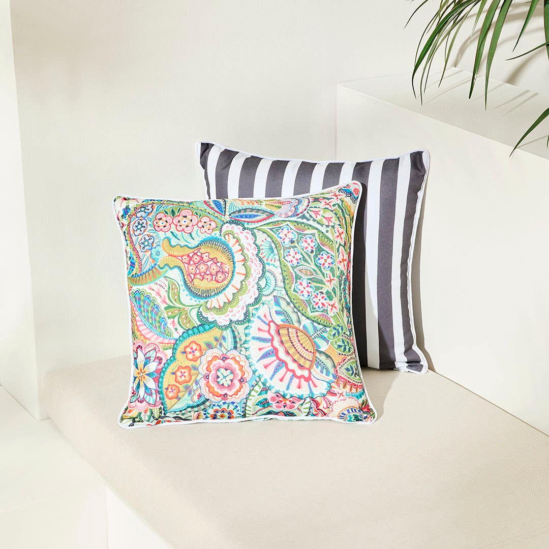 https://s3-ap-southeast-2.amazonaws.com/fusionfactory.commerceconnect.bbnt.production/pim_media/000/173/230/M_F_Summer_S24-25_LS_Studio_Outdoor_Cushions_Panama_Range_Detail-3_SI.jpg?1729141572