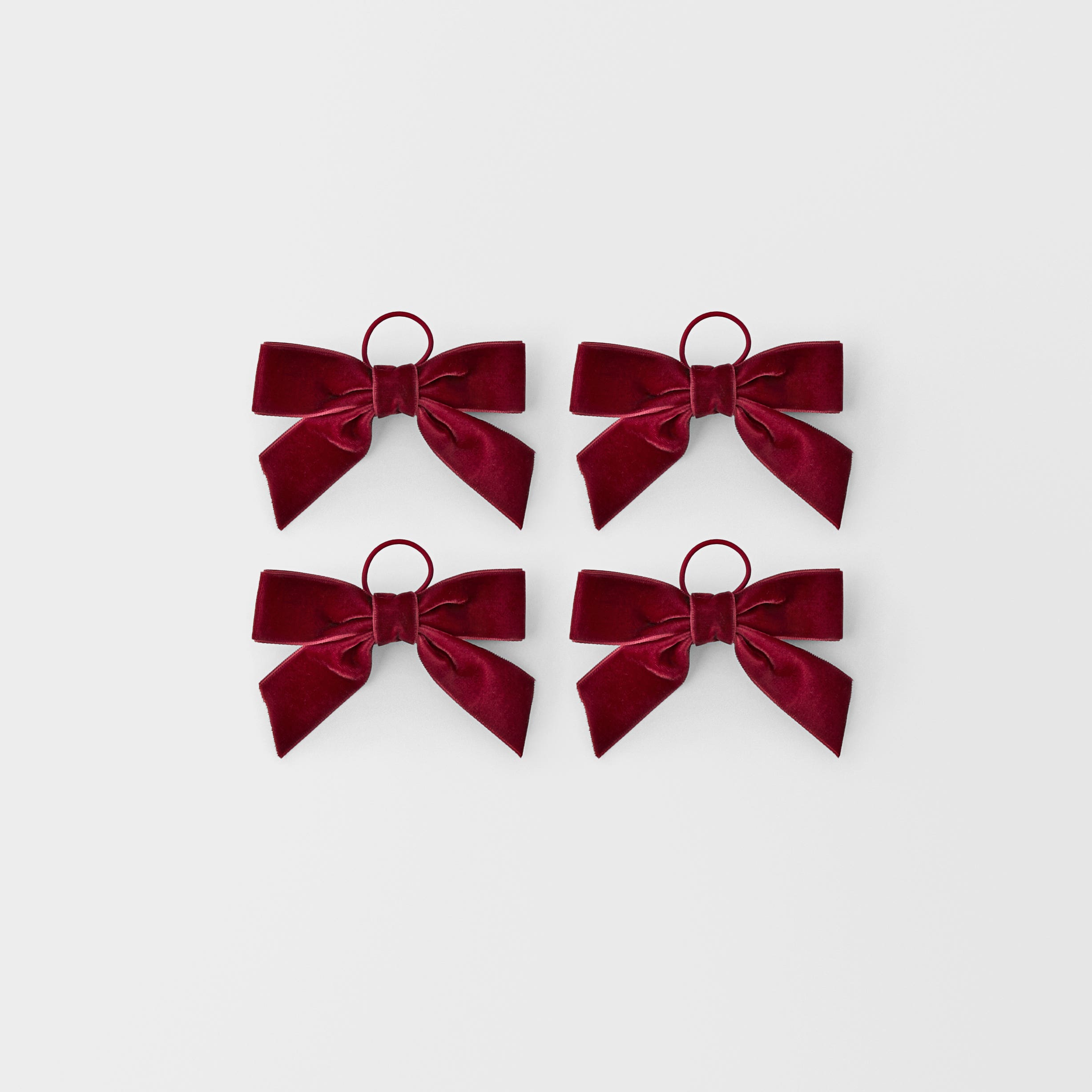 https://s3-ap-southeast-2.amazonaws.com/fusionfactory.commerceconnect.bbnt.production/pim_media/000/167/394/M_F_Velvet-Bow-Napkin-Ring_S4_Red_23295001_V2_SI.jpg?1723425453