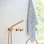 https://s3-ap-southeast-2.amazonaws.com/fusionfactory.commerceconnect.bbnt.production/pim_media/000/163/204/M_F_W24_LS_Bathroom-Bird_Song_Blue_Towel-Grove_Soap_Disp-Dish_SI.jpg?1714450365