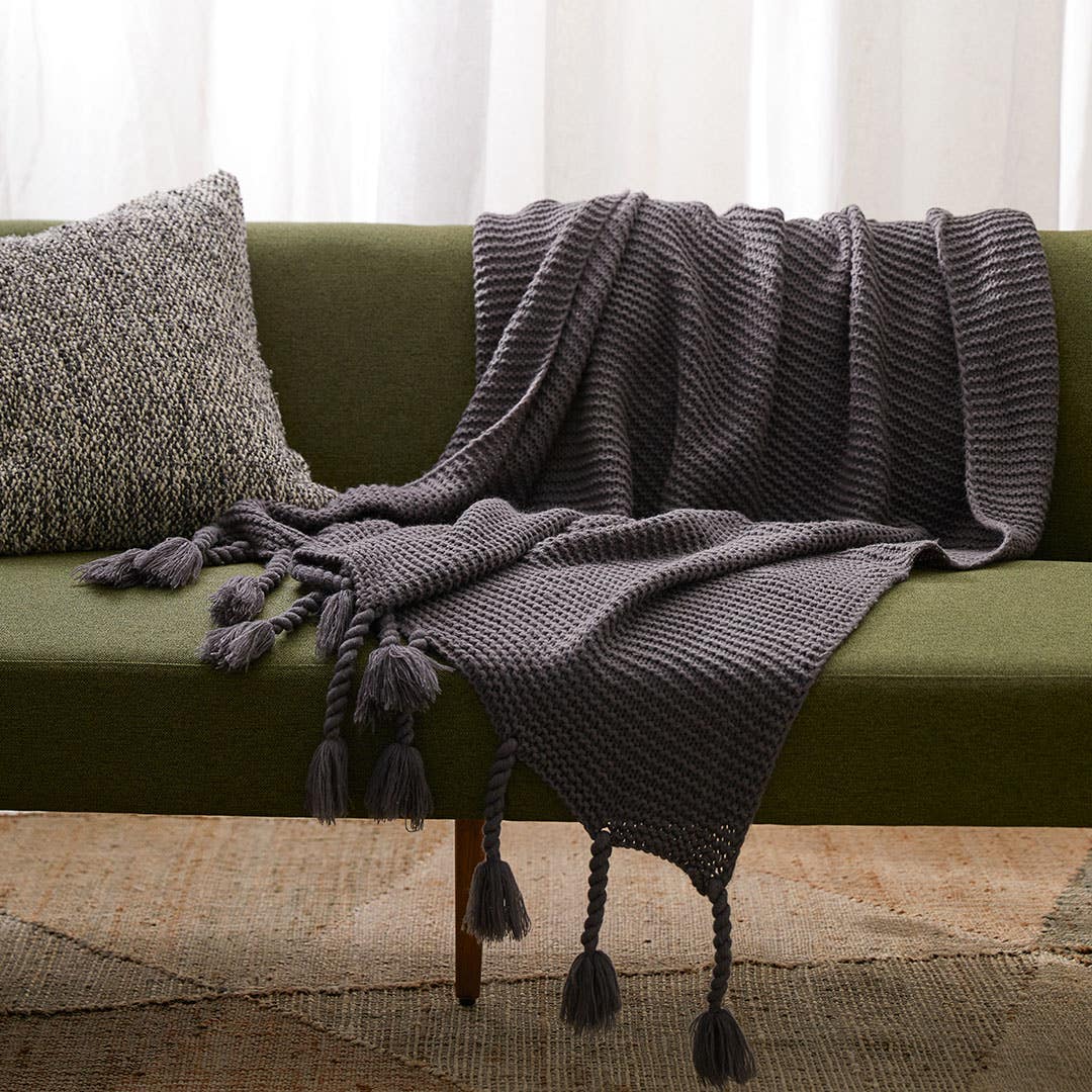 CHUNKY Tassel Throw