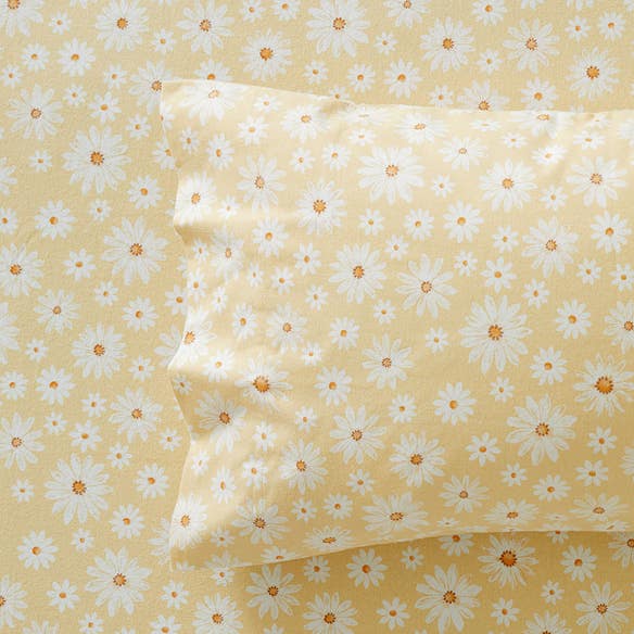 https://s3-ap-southeast-2.amazonaws.com/fusionfactory.commerceconnect.bbnt.production/pim_media/000/156/587/M_F_W24_Sheet-Sets_Flannelette_Maeva-Yellow_SS_Detail_SI.jpg?1700776389