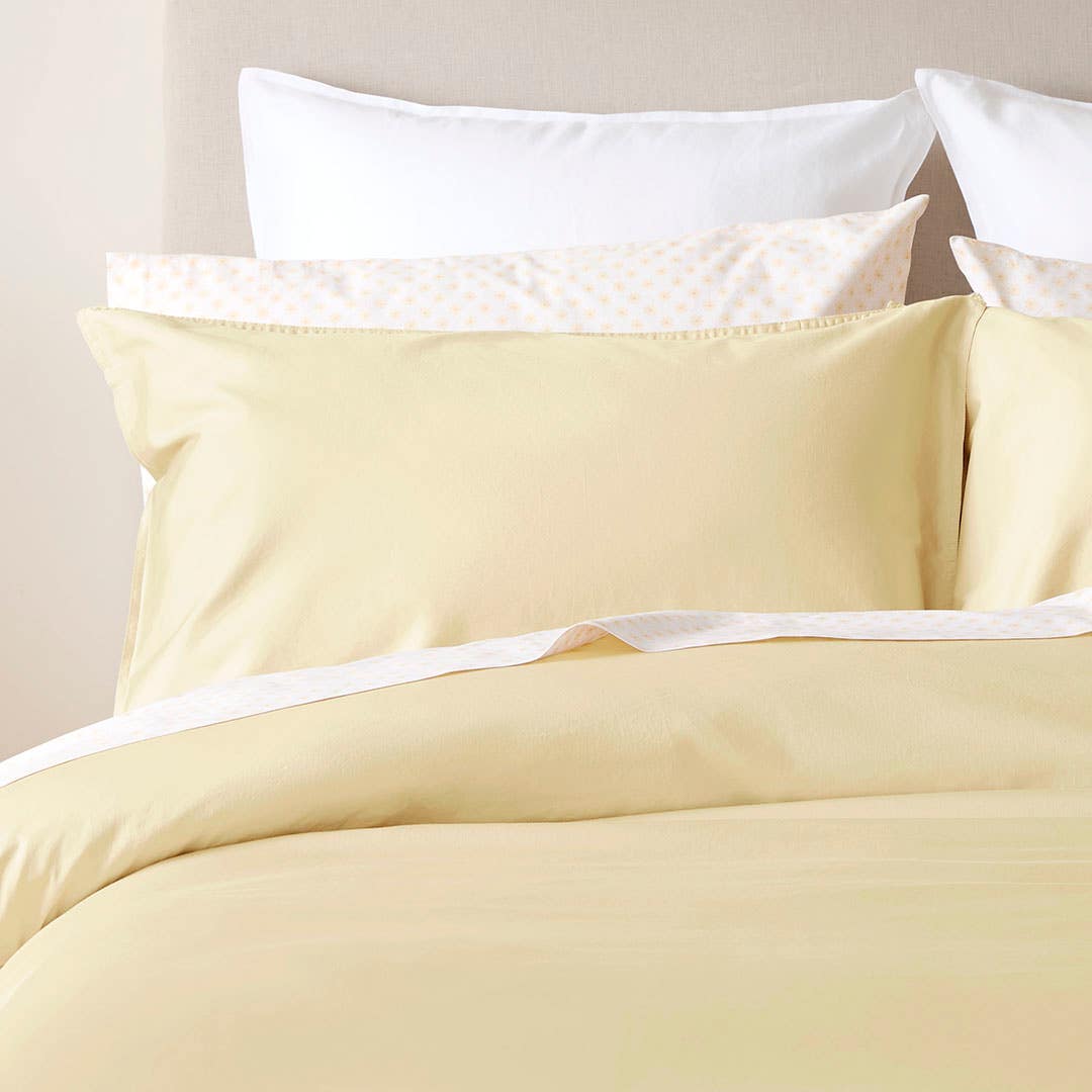 https://s3-ap-southeast-2.amazonaws.com/fusionfactory.commerceconnect.bbnt.production/pim_media/000/195/880/M_F_W25_BOP_Peyton_Lemon_QQC_Pillow_SI.jpg?1749617755