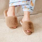 https://s3-ap-southeast-2.amazonaws.com/fusionfactory.commerceconnect.bbnt.production/pim_media/000/190/023/M_F_W25_Studio_LS_Flannelette_Shot_50_Fur_Light_Coffee-088_SI.jpg?1740449892