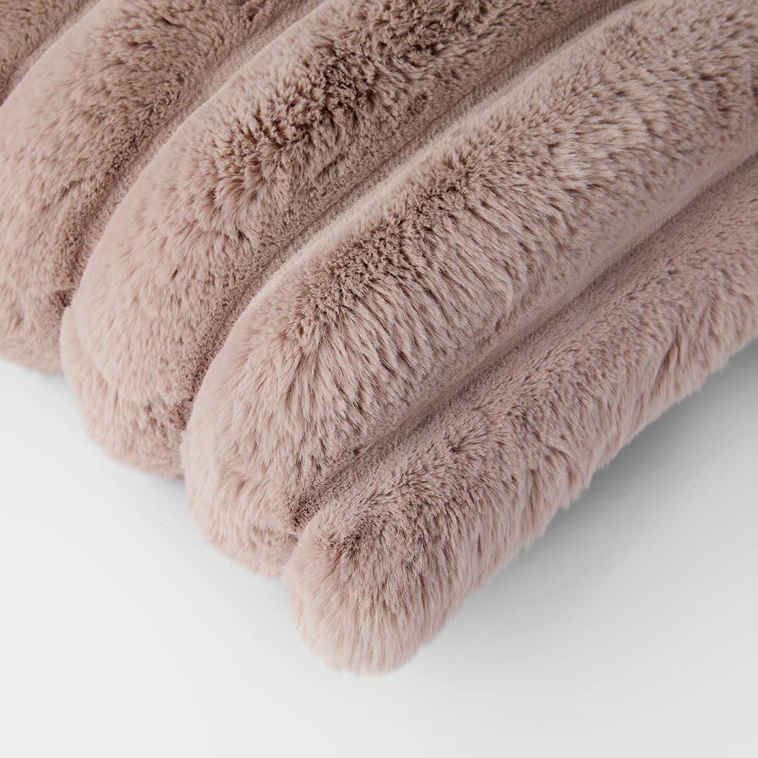 https://s3-ap-southeast-2.amazonaws.com/fusionfactory.commerceconnect.bbnt.production/pim_media/000/210/830/M_F_W26_Alaska-Fur-Cushion_Mink_26895103_Detail-01_SI.jpg?1772690408