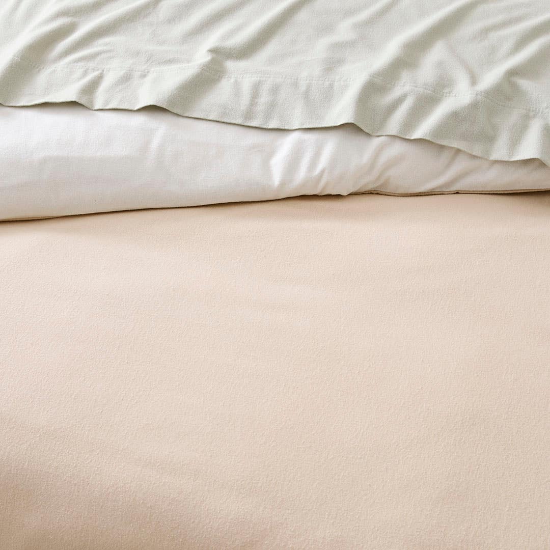 https://s3-ap-southeast-2.amazonaws.com/fusionfactory.commerceconnect.bbnt.production/pim_media/000/205/301/M_F_W26_Bedlinen_BOP_Fabian_Ivory-Natural_QQC_Detail_1_SI.jpg?1765321718