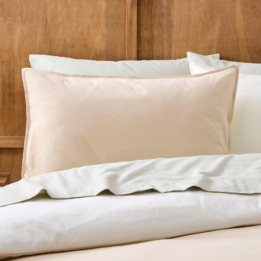 https://s3-ap-southeast-2.amazonaws.com/fusionfactory.commerceconnect.bbnt.production/pim_media/000/205/295/M_F_W26_Bedlinen_BOP_Fabian_Ivory-Natural_QQC_Pillow_Reverse_SI.jpg?1765321717