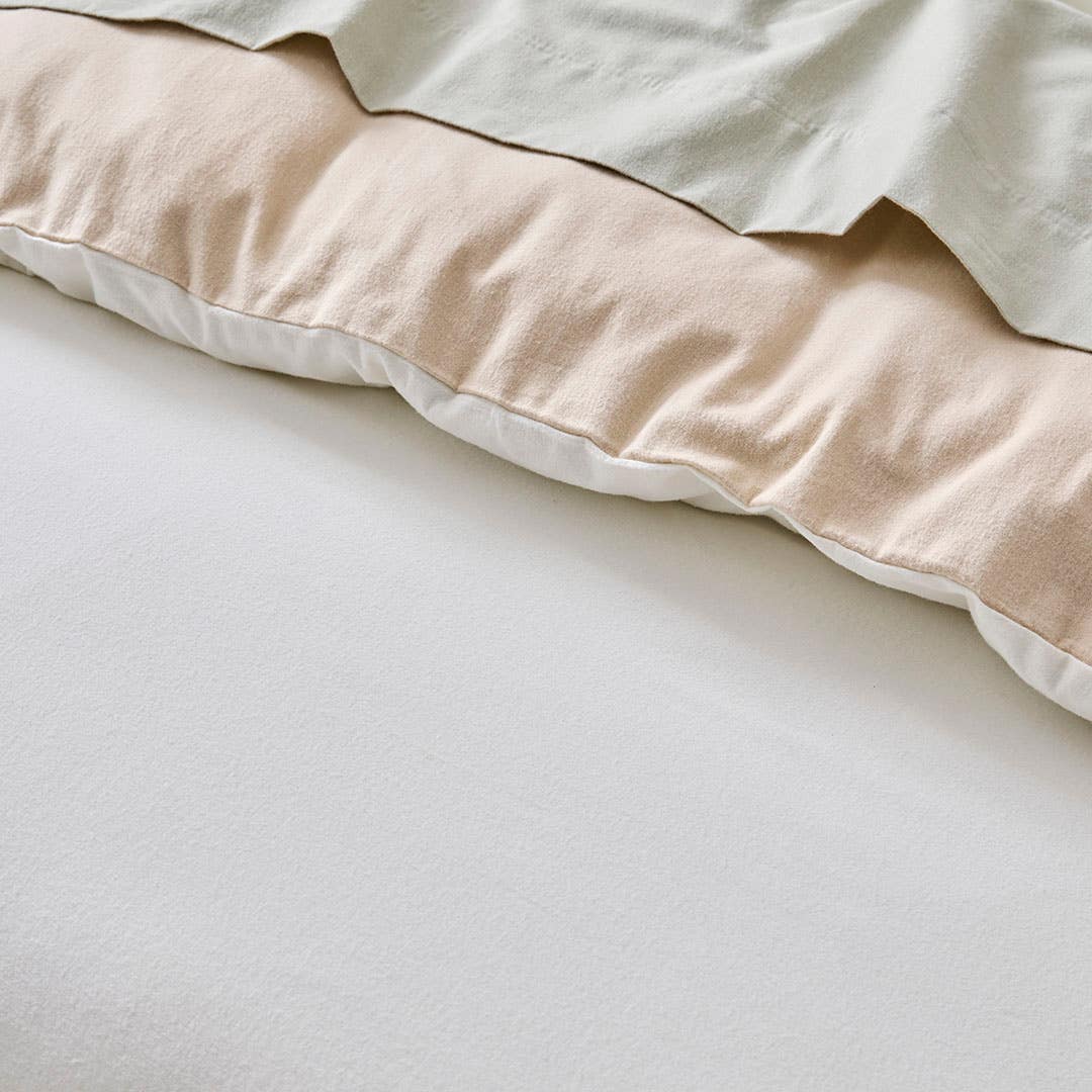 https://s3-ap-southeast-2.amazonaws.com/fusionfactory.commerceconnect.bbnt.production/pim_media/000/205/297/M_F_W26_Bedlinen_BOP_Fabian_Ivory-Natural_Reverse_QQC_Detail-1_SI.jpg?1765321718