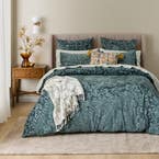 https://s3-ap-southeast-2.amazonaws.com/fusionfactory.commerceconnect.bbnt.production/pim_media/000/206/086/M_F_W26_Bedlinen_BOP_Fernvale_QQC_SI.jpg?1767138869