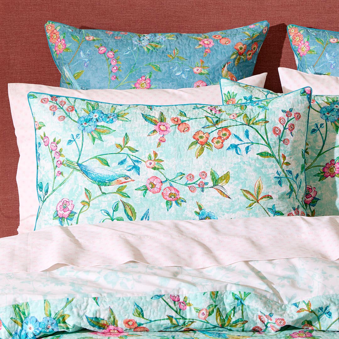 https://s3-ap-southeast-2.amazonaws.com/fusionfactory.commerceconnect.bbnt.production/pim_media/000/208/751/M_F_W26_Bedlinen_BOP_Joanna_QQC_Pillow_SI.jpg?1770696263