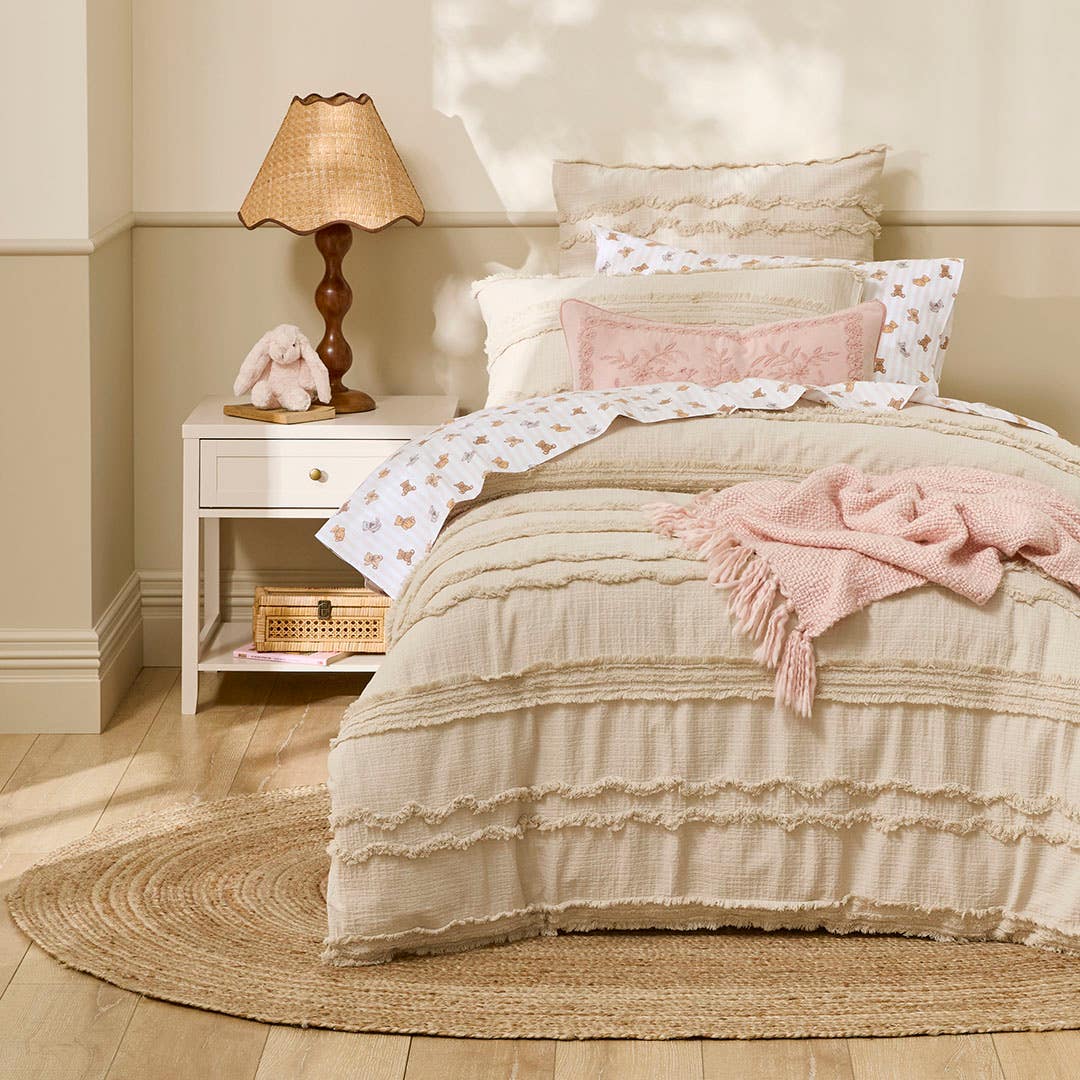 https://s3-ap-southeast-2.amazonaws.com/fusionfactory.commerceconnect.bbnt.production/pim_media/000/210/050/M_F_W26_Bedlinen_BOP_Judd_Natural_SQC_SI.jpg?1771391257