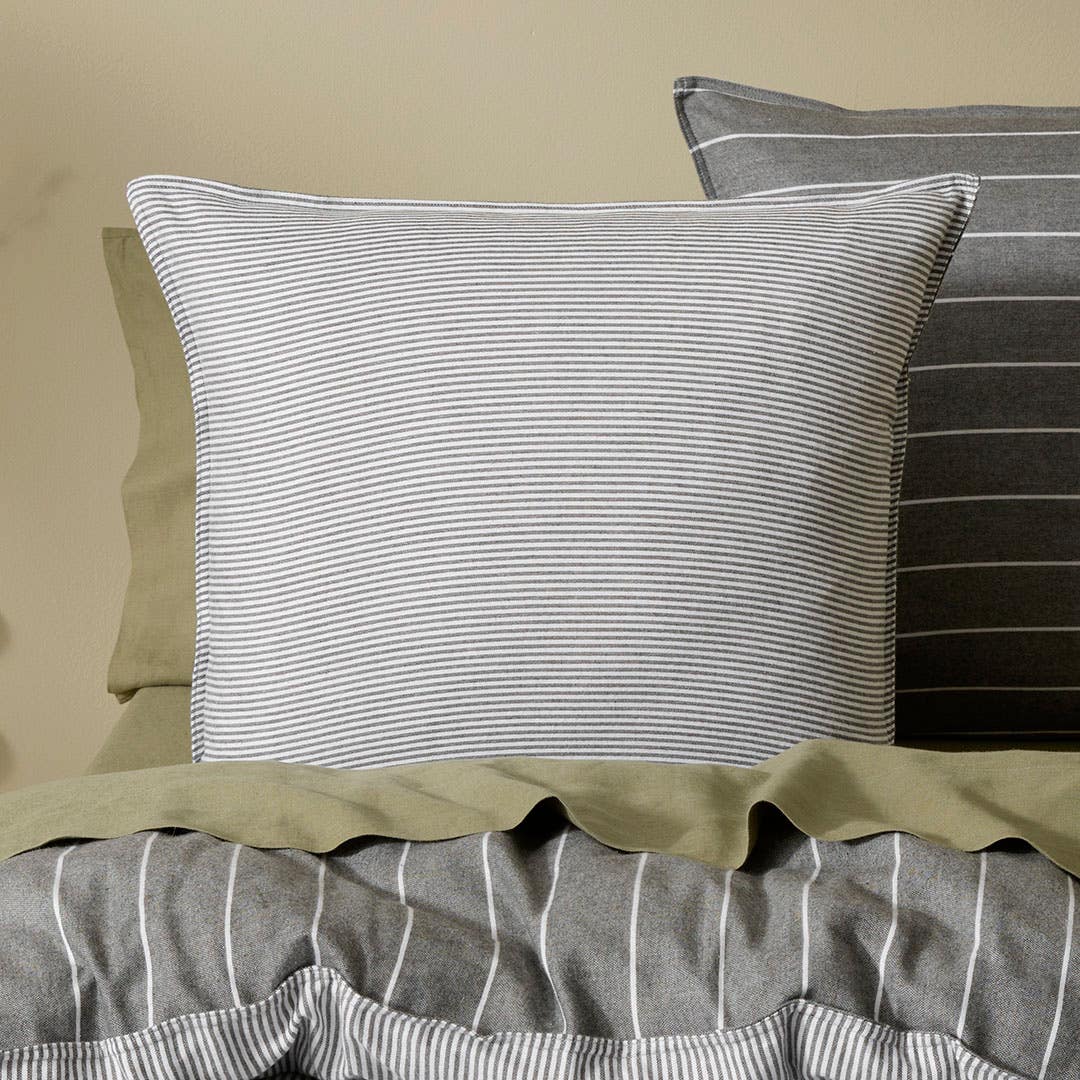 https://s3-ap-southeast-2.amazonaws.com/fusionfactory.commerceconnect.bbnt.production/pim_media/000/205/477/M_F_W26_Bedlinen_BOP_Lex-Charcoal_QQC_RV-Euro-V2_SI.jpg?1765328774