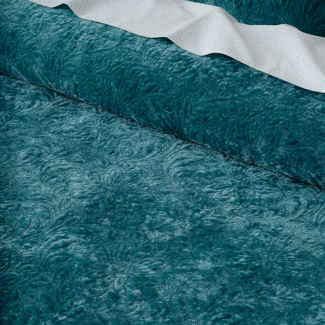 https://s3-ap-southeast-2.amazonaws.com/fusionfactory.commerceconnect.bbnt.production/pim_media/000/209/064/M_F_W26_Bedlinen_BOP_Serena_QQC_Detail-01_SI.jpg?1770767514