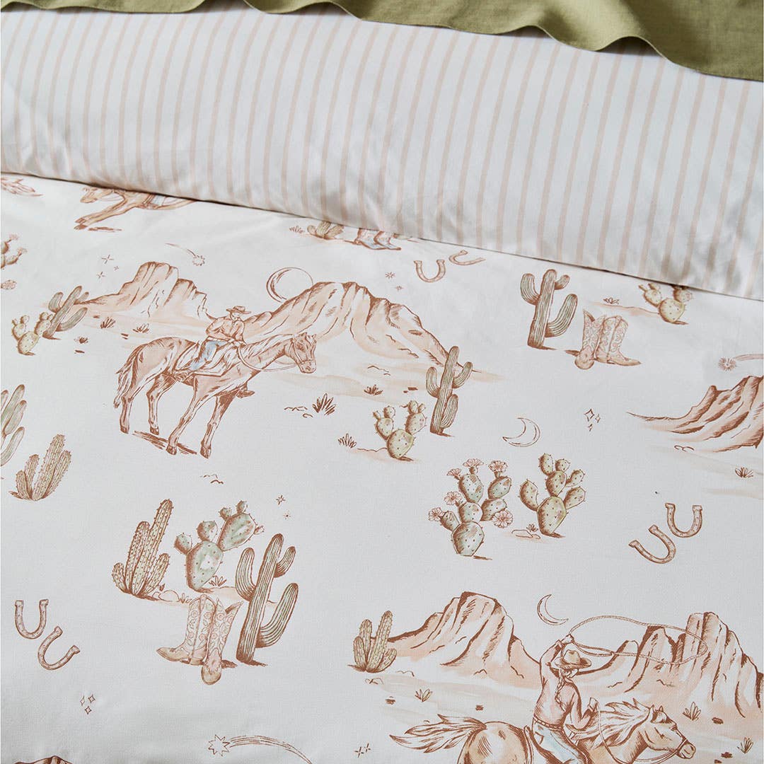 https://s3-ap-southeast-2.amazonaws.com/fusionfactory.commerceconnect.bbnt.production/pim_media/000/205/556/M_F_W26_Bedlinen_BOP_Wild_West_QQC_Detail_1_SI.jpg?1765335841